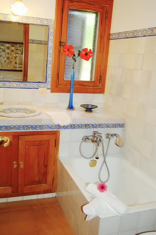Mountain Beach Villas: Family-Friendly Retreat for Active Travelers Port de Pollenca Exterior photo
